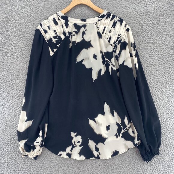 Chicos Top Womens 1.5 US Medium Ivory Black Floral Pintuck Balloon Long Sleeve - Picture 3 of 9